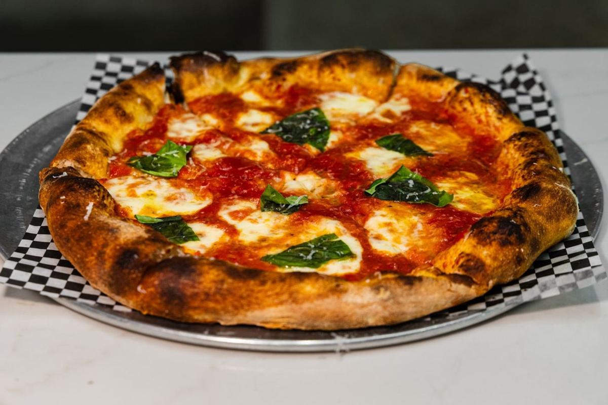 Margherita pie